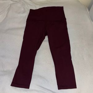 Lululemon size 8 capri leggings